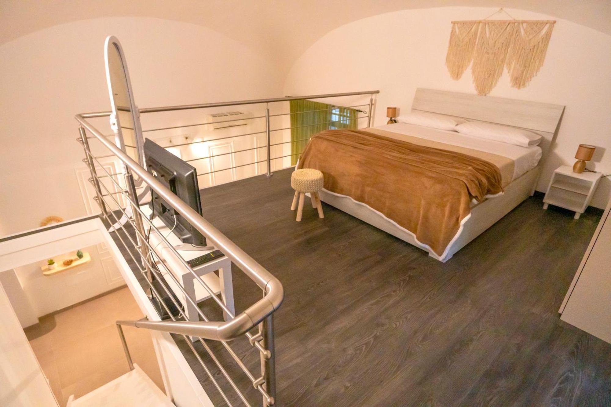Palazzo Del Vescovo Bed & Breakfast Torre Annunziata Exterior photo