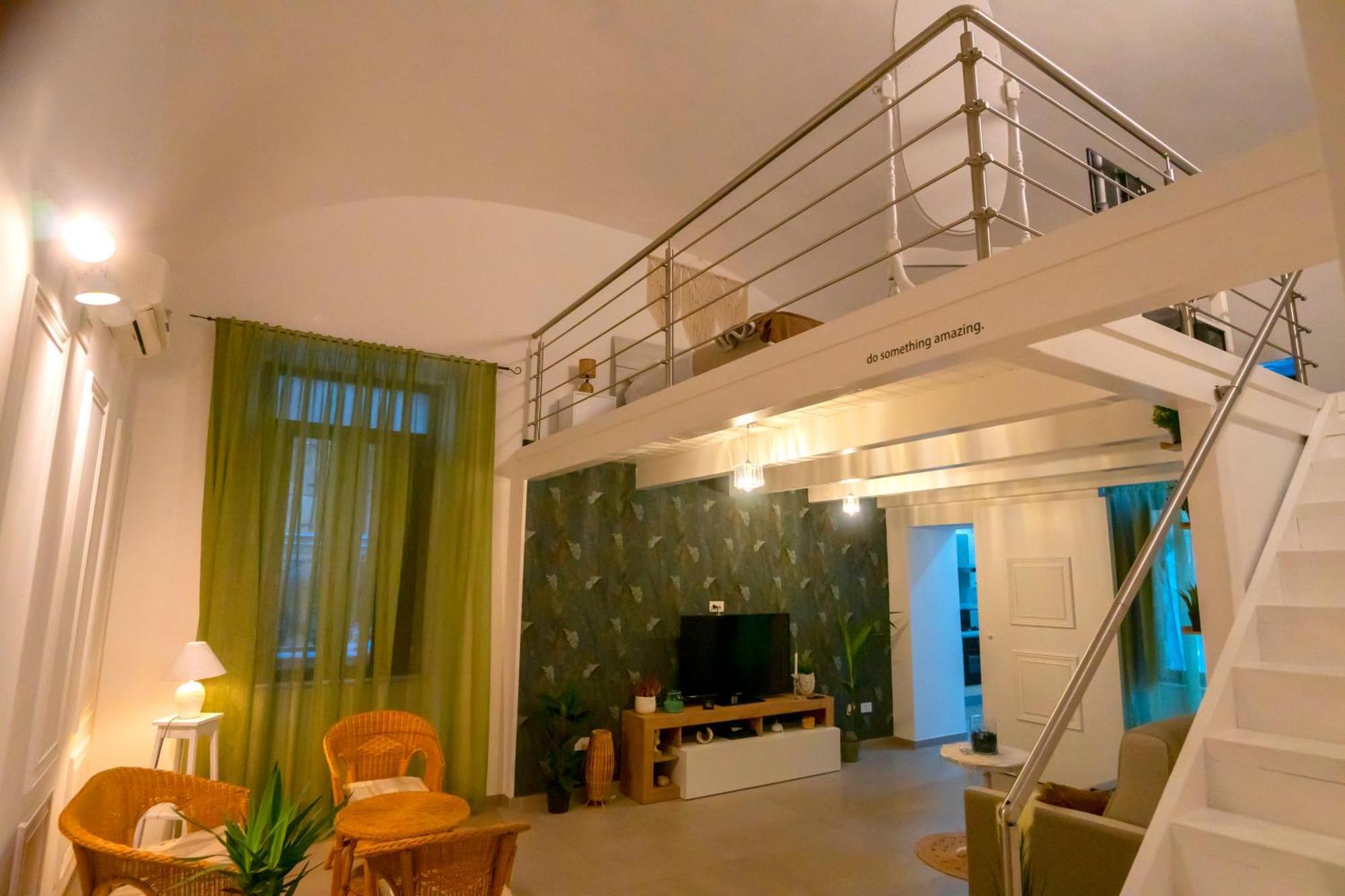 Palazzo Del Vescovo Bed & Breakfast Torre Annunziata Exterior photo