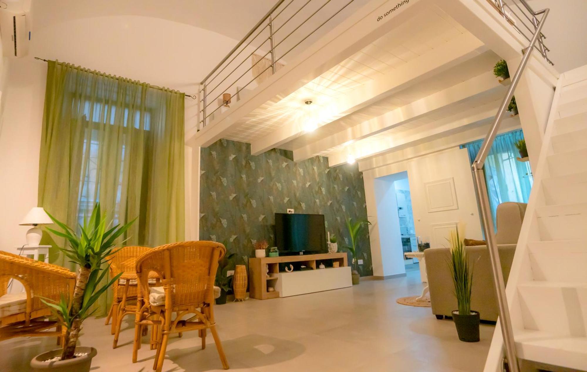 Palazzo Del Vescovo Bed & Breakfast Torre Annunziata Exterior photo